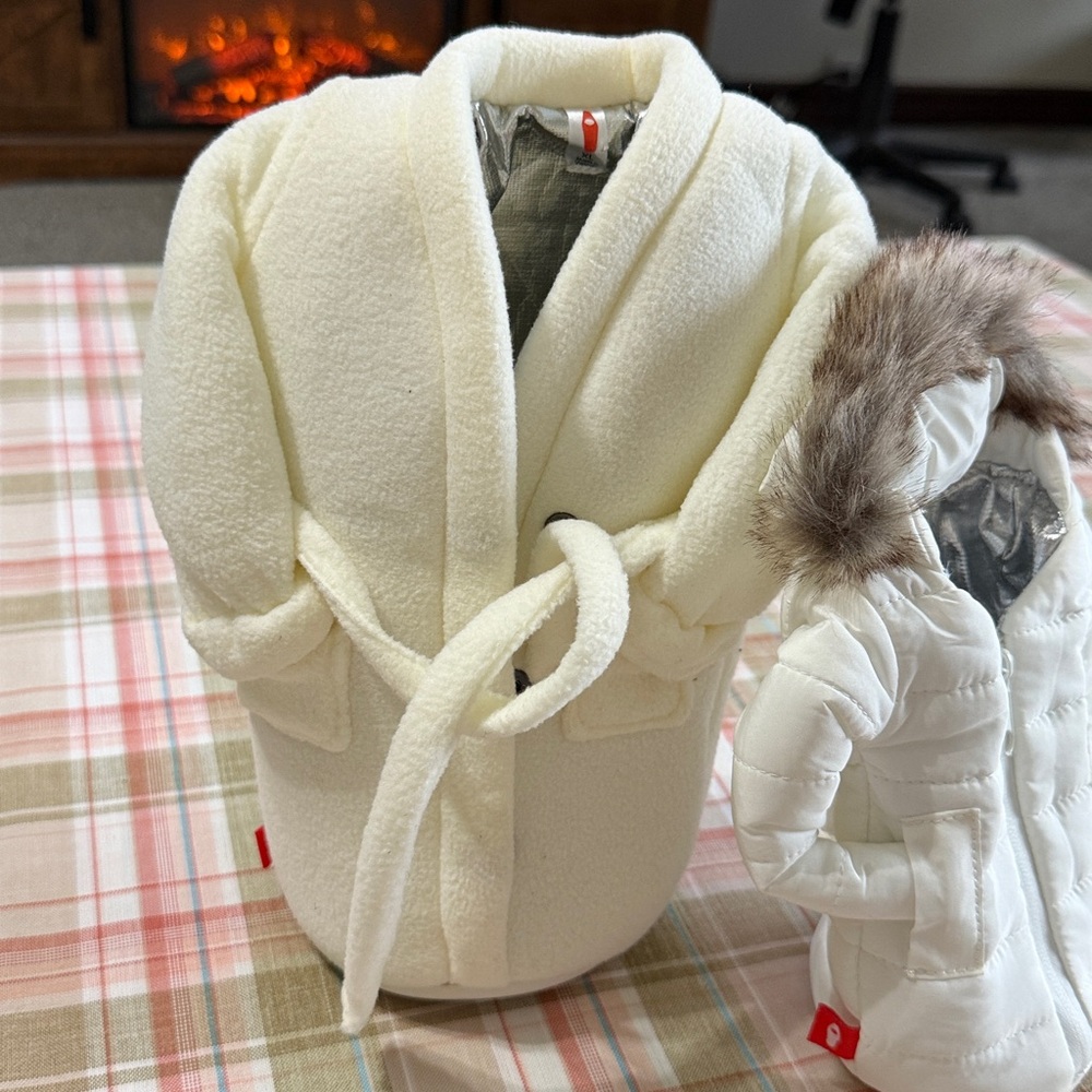 Stylish Cream and White PUFFIN DRINKWEAR BEVERAGE COOLER THE Pahka Jacket & Robe - Picture 2 of 7